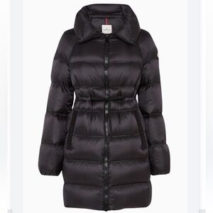 Moncler Women's Elegant Black Puffer Coat